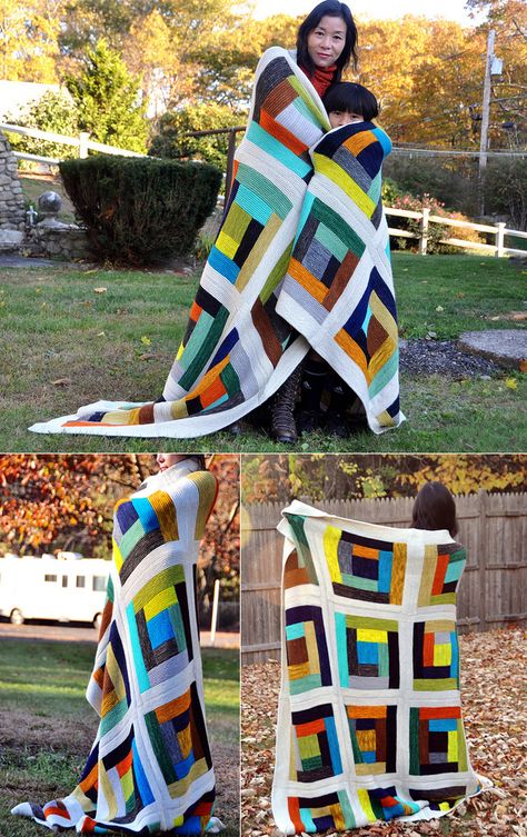 (Photo credits: This beautiful version was knit by jettshin for her son) Learn to Knit a Log Cabin Blanket by Staci Perry is a stunning project that’s perfect for using up your worsted weight… Log Cabin Blanket, Modular Knitting, Knit Throw Blanket Pattern, Cabin Blanket, Easy Blanket Knitting Patterns, Scrap Yarn Crochet, Knitting Bag Pattern, Throw Blanket Pattern, Log Cabin Quilts