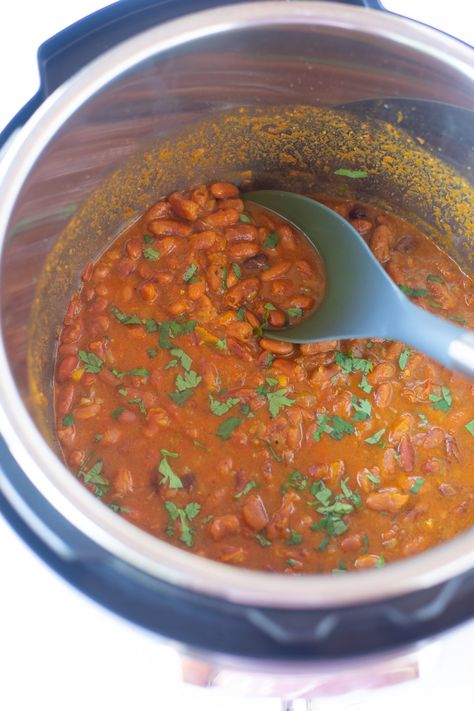 Instant Pot Rajma Masala with pot-in-pot Brown Rice. Rajma Chawal which translates to 'Indian Red Kidney Beans Curry with Rice' is the best comfort food in many parts of the world | pipingpotcurry.com Rajma Rice, Punjabi Dishes, Rajma Masala Recipe, Food Moodboard, Rajma Chawal, Kidney Bean Curry, Rajma Masala, Rajma Recipe, Indian Fast Food