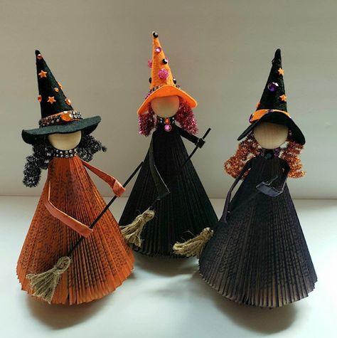 Shabby Chic Halloween, Vintage Librarian, Book Witch, Old Book Crafts, Baba Jaga, Art Witch, Casa Halloween, Book Page Crafts, Adornos Halloween