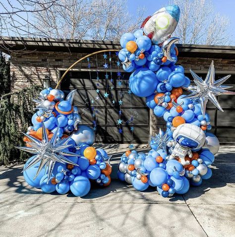 Astronaut Balloon Garland, Space Theme Balloon Decor, Outer Space Balloon Garland, Space Theme Balloons, Space Party Balloons, Astronaut Balloon, Space Balloon Decor, Space Theme Balloon Arch, Space Balloons