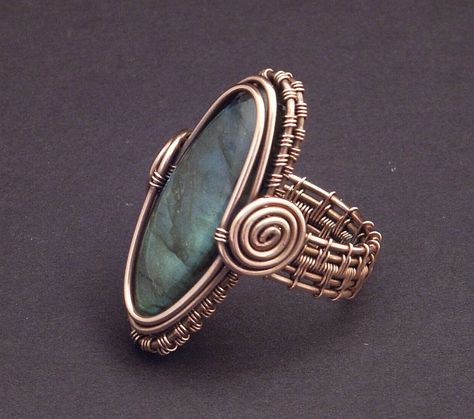 Copper Labradorite Ring by WiredElements on DeviantArt Wire Jewelry Rings, Woven Ring, Wire Wrapped Ring, Wire Jewelry Designs, Wire Work Jewelry, Diy Rings, Wire Rings, Work Jewelry, Wire Wrapped Rings