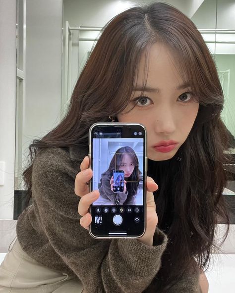 Viviz Sinb, Sinb Gfriend, Korean Photo, Indie Pop Music, Selfie Poses, Extended Play, Girl Icons, Photo Dump, Instagram Update