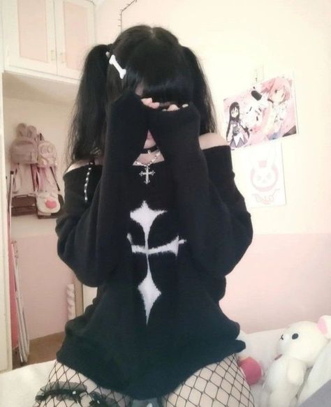 Black Kawaii Outfits, Thick Goth Outfits, Kawaii Goth Outfits, Goth Outfits Aesthetic, Anime Bad, Cute Kawaii Outfits, Creepy Cute Fashion, Goth Outfit Ideas, Rave Style