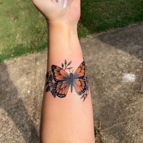 Colorful Monarch Butterfly Tattoo, Color Monarch Butterfly Tattoo, Cloudless Sulphur Butterfly Tattoo, Monark Butterfly Tattoos, Female Monarch Butterfly Tattoo, Monark Butterflies Tattoo, Monarch Butterfly Tattoo Meaning, Monarch Neck Tattoo, Black And Orange Butterfly Tattoo