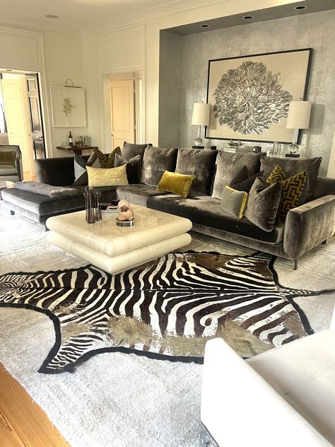 Zebra Rug Dining Room, Zebra Decor Living Room, Zebra Print Living Room Ideas, Animal Print Rug Living Room, Animal Print Living Room Ideas, Zebra Couch, Zebra Living Room, Zebra Hide, Luxe Living Room