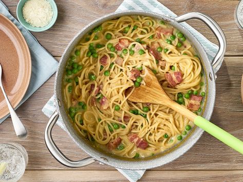 Pan Pasta, Campbells Soup Recipes, Spaghetti Carbonara Recipe, Pasta Carbonara Recipe, One Pot Spaghetti, Campbell Soup Company, Creamy Pasta Dishes, Carbonara Recipe, Pasta Carbonara