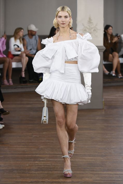 Ss24 Fashion Runway, Rtw 2024, Ss 2024, Big Sleeves, Fashion Archive, Total White, Feminine Romantic, Trend Analysis, Fashion Runway