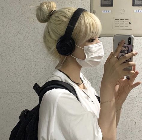 baddie emo asian hair blonde bleach phone icon hair rings backpack black hands mask white headphones earphones music black listen poster board info cutie beauty aesthetic svgarcrush Chicas Punk Rock, Mode Ulzzang, Scene Hair, Uzzlang Girl, Grunge Hair, Aesthetic Hair, Girl Icons, A Face, Ulzzang Girl