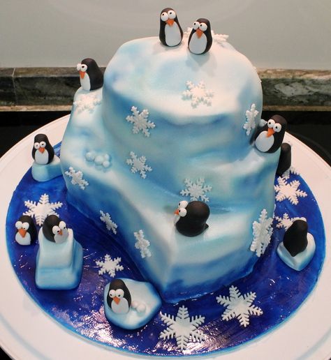 Iceberg Cake - CakeCentral.com Winter Torte, Penguin Cake, Penguin Cakes, Christmas Cake Designs, Christmas Cake Decorations, Bowl Cake, Xmas Cake, Winter Cake, Childrens Birthday Cakes