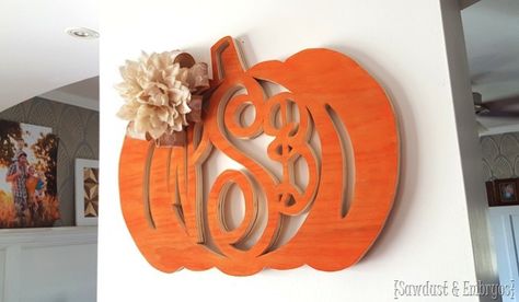 15 Easy Fall Woodworking Projects via TheKimSixFix.com Monogram Wreaths, Easy Diy Fall Crafts, Bandsaw Projects, Scroll Saws, Thrifty Decor Chick, Scroll Saw Patterns Free, Easy Fall Crafts, Wood Scraps, Woodworking Patterns