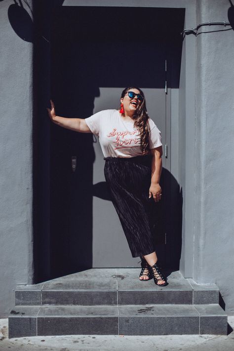 Plus Size Fotografie, Plus Size Photography, How To Pose For Pictures, Moda Pinup, Poses Modelo, Body Positive Fashion, Plus Size Posing, Branding Photoshoot Inspiration, I Don't Always