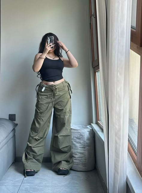 Acubi Midsize, Fashion Inspo Outfits Midsize, Chubby Fashion Outfits Korean, Midsize Fits, Chubby Outfits, Outfit Inspo Midsize, Chubby Outfit Ideas, Outfits For Chubby Girls, Chubby Girl Outfits