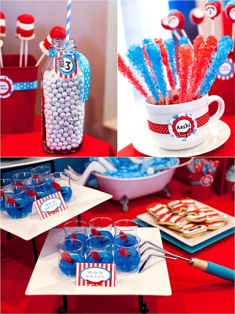 Cat in The Hat inspired birthday party ideas with DIY decorations, printables, food, games and DIY party favors - via BirdsParty.com @birdsparty Dr Seuss Baby Shower Decorations, Dessert Tables Ideas, Birthday Party Diy Decorations, Dr Seuss Decorations, Doctor Suess Birthday, Dr Seuss Party Ideas, Hat Birthday Party, Cat In The Hat Party, Party Diy Decorations