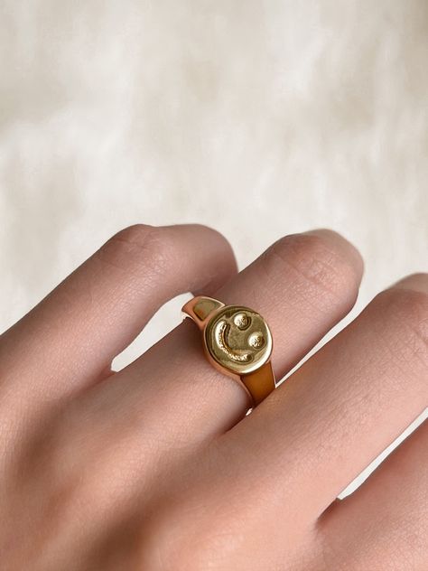 Preppy Ring, Smile Ring, Smiley Face Ring, Face Ring, Indie Jewelry, Dainty Choker, Gold Signet Ring, Trendy Ring, Jewelry Essentials