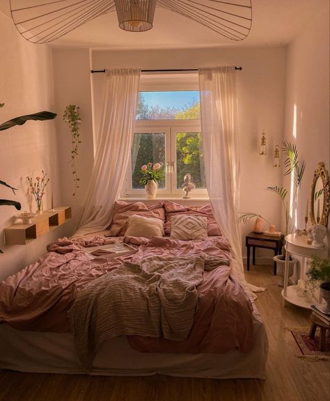 Dream Apartment Decor, Redecorate Bedroom, Bedroom Decor Ideas, Dreamy Room, Dream Room Inspiration, Room Makeover Bedroom, Apartment Inspiration, Cozy Room, Room Inspiration Bedroom