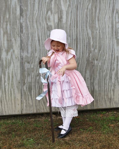 Little Bo Peep costume. Amazing! Little Bo Peep Costume, Tale Dress, Halloween Sewing, Little Bo Peep, Bo Peep, Fairytale Dress, Costume Makeup, The Fairy, Color Dress