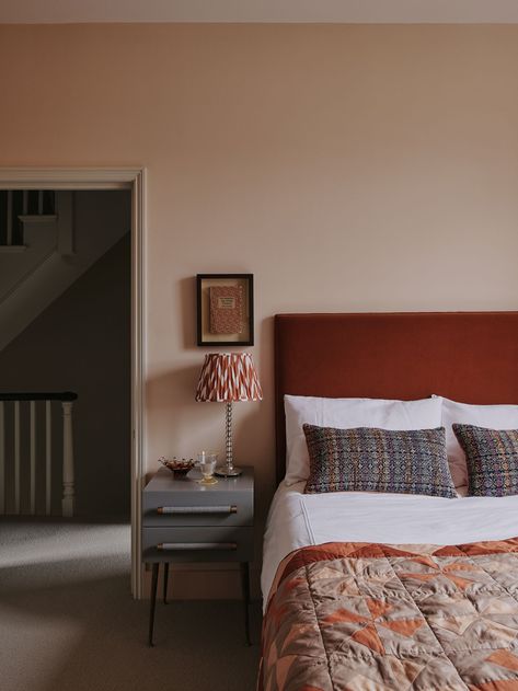 Coastal Guest Bedroom, Terracotta Bedroom, Modern Guest Bedroom, London Bedroom, Space House, Guest Bedroom Design, London House, Spare Bedroom, Bedroom Paint