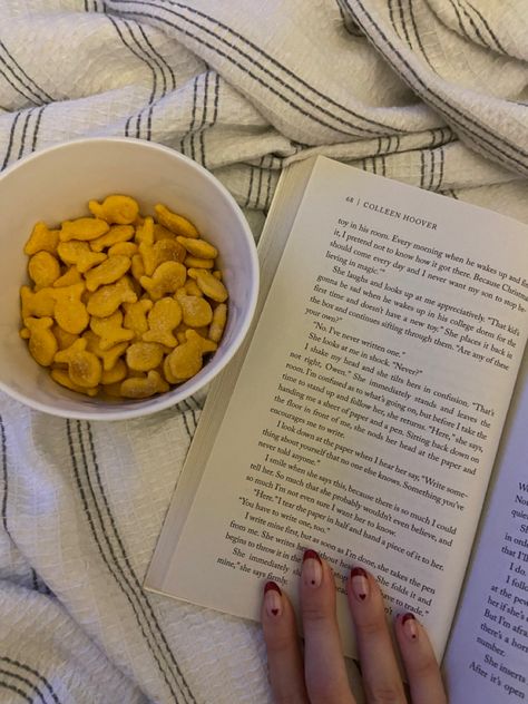 Goldfish Aesthetic Food, Goldfish Snack Aesthetic, Goldfish Crackers Aesthetic, Goldfish Aesthetic, Baby Goldfish, Afternoon Routine, Goldfish Snack, Goldfish Food, Goldfish Bowl