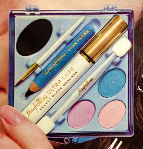 Maybelline "All Eyes Kit", 1972 70s Makeup Products, 80s Cosmetics, Vintage Makeup Products, Vintage Makeup Ads, 70s Makeup, Makeup Ads, Retro Makeup, Old Makeup, Childhood Memories 70s