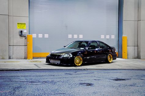 Klutch Wheels SL-1 24k Gold on Vraceworks Honda Civic Coupe | Flickr - Photo Sharing! Honda Civic 1998 Modified, Honda Civic 1998, Honda Civic 2003, Civic Car, Jdm Honda, Honda Civic Coupe, Jdm Wallpaper, Honda Crx, Civic Coupe