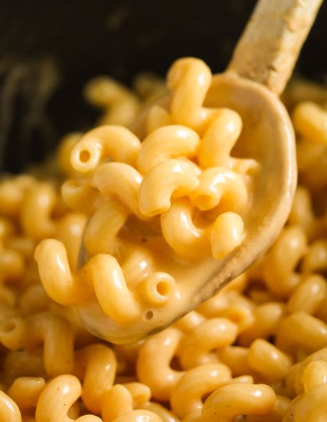 Simple mac and cheese without flour is a fast and ultra-creamy recipe for homemade macaroni and cheese lovers. #whereismyspoon #macandcheesewithoutflour #macandcheeserecipe #stovetop-macandcheese #bakedmacandcheese #macaroniandcheesewithoutflour #macaroniandcheeserecipe No Flour Mac And Cheese, Mac And Cheese Recipe No Flour, Mac And Cheese Without Flour, Creamiest Mac And Cheese, Simple Mac And Cheese, Homemade Macaroni And Cheese, Fresh Pasta Recipes, Beef Pasta Recipes, Easy Mac And Cheese