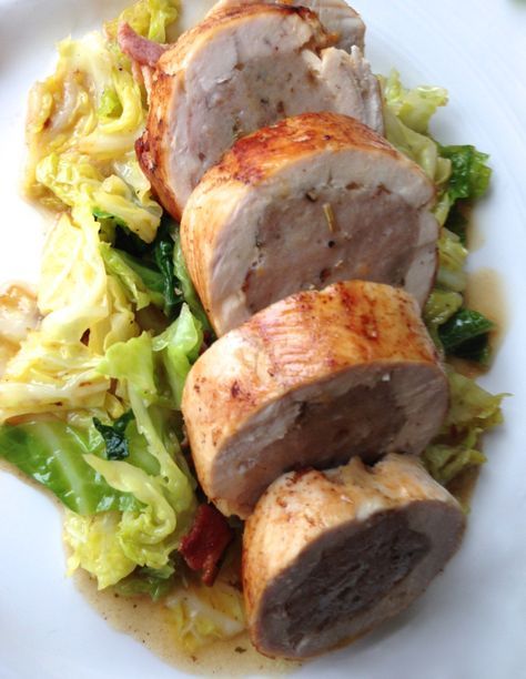 Ballotine of chicken Chicken Ballotine Recipe, Chicken Ballotine, Dinner Party Dishes, Roast Fish, Cabbage And Bacon, Air Fryer Dinner Recipes, Savory Chicken, Freezer Meals, Meal Time