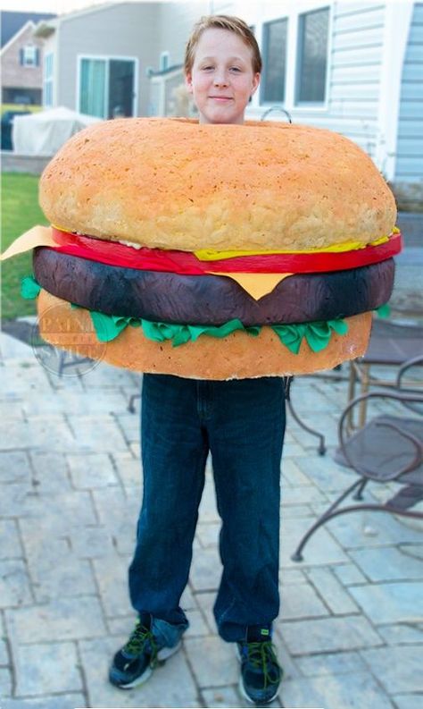 DIY Cheeseburger Costume Hamburger Costume, Giant Hamburger, Burger Costume, Horse Halloween Costumes, Homemade Cheeseburgers, Clever Halloween, Food Costumes, Clever Halloween Costumes, Diy Halloween Costumes For Kids