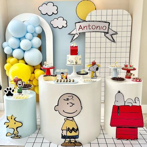 Snoopy Birthday Decorations, Snoopy Birthday Cake, Snoopy Decorations, Charlie Brown Birthday Party, Peanuts Birthday Party, Snoopy Birthday Party, Snoopy Baby Shower, Baby Boy Birthday Themes, Peanuts Birthday