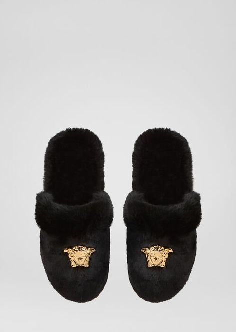 Versace Slippers, Luxury Slippers, Linen Slippers, Diy Graduation Cap, Versace Handbags, Versace Shoes, Black Slippers, Luxury Bed, Versace Home