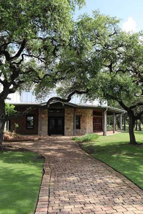 Texas Wedding Ideas, Waterfall Wedding, Golf Club Wedding, Wedding Venues Texas, Texas Hill Country, Texas Wedding, Wedding Idea, Club Wedding, Hill Country