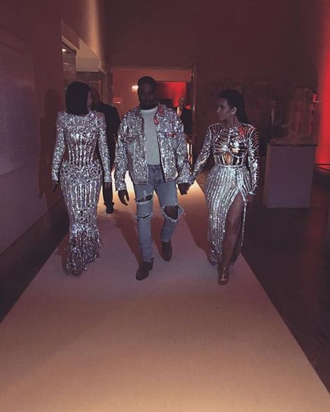 Kim Kardashian Balmain, Kylie Kristen Jenner, King Kylie, Kendall And Kylie Jenner, Jenner Style, Kardashian Style, Kendall And Kylie, Kardashian Jenner, Photo Instagram