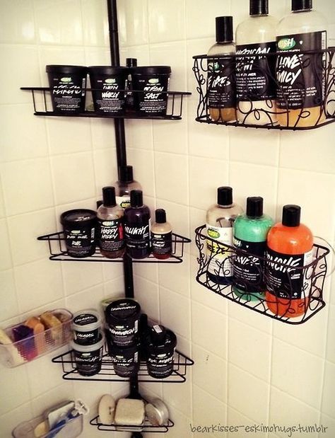 Is it sad and/or scary that I either have more Lush than this, or the same amount............. Probably both lmao!! I'd love these things to organize all my Lush! Shower Goals, Rangement Makeup, Dream Shower, Lush Bath, Lush Products, Lush Cosmetics, Shower Caddy, The Shower, Bathroom Organization