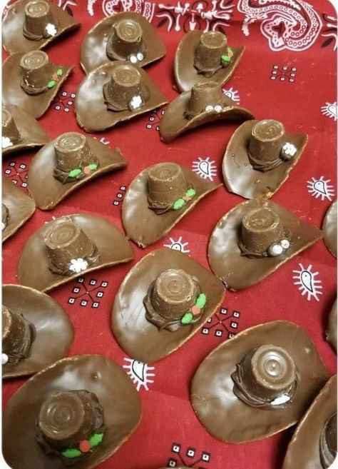 Crunchy Snacks, Dipped In Chocolate, Candy Truffles, Edible Crafts, Cowboy Wedding, Fun Party Themes, Holiday Party Foods, Kids Treat, Little Cowboy