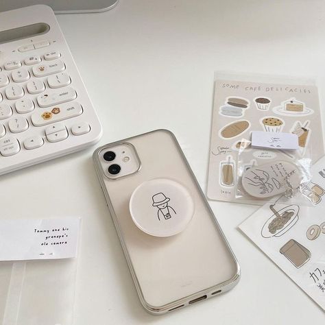 Iphone Case With Pop Socket, Pop Sockets Aesthetic, Cute Popsockets Aesthetic, Aesthetic Pop Socket, Pop Socket Aesthetic, Pop Socket Ideas, Apple Laptop Macbook, Pop Sockets Iphone, Diy Phone Case Design