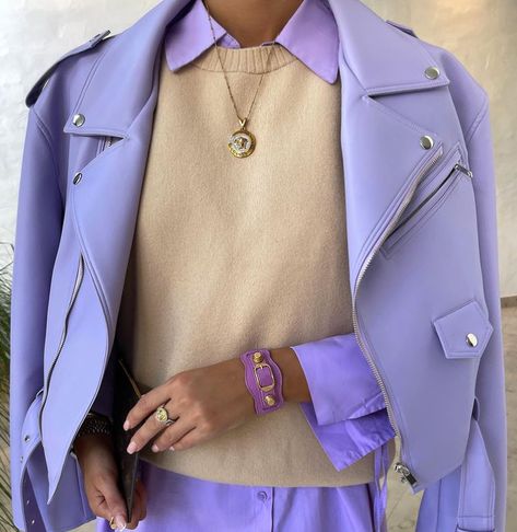 Cute Outfits Skater, Lilac Outfits, Lavender Outfits, Combination Outfit, Lilac Fashion, Lavender Outfit, Veri Peri, Outfit Inspo Spring, Color Blocking Outfits