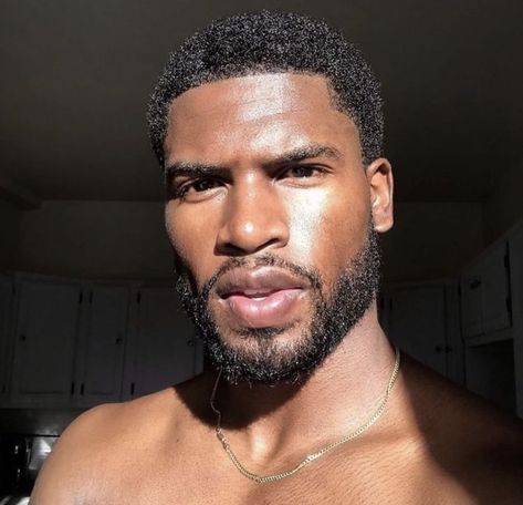 Black men with beards black men Cake Hunter, Broderick Hunter, Black Men Hairstyles, Men In Black, Male Grooming, Handsome Man, Beard Styles, Facial Hair, Black Is Beautiful