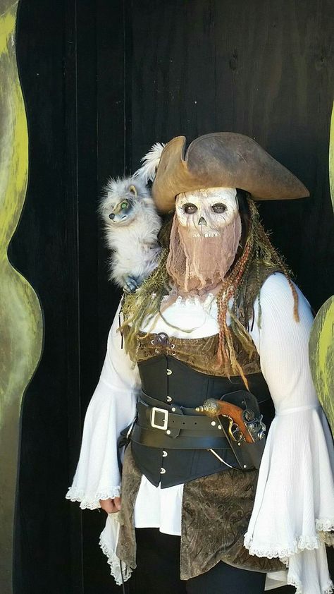 Undead Pirate Costume, Dead Pirate Costume, Purim Costume, Purim Costumes, Pirate Skeleton, Pirate Costumes, Art Test, Pirate Wench, Ghost Costume