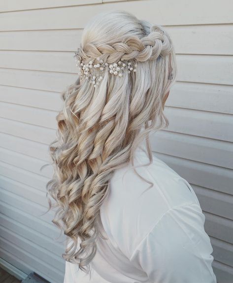 Prom Hairstyles With Hair Vine, Waterfall Bridal Hair, Boho Bridal Hairstyles For Long Hair, Half Up Half Down Curls Wedding, Unique Half Up Half Down Wedding Hair, Unique Wedding Hairstyles For Long Hair, Waterfall Braid Wedding Hair Half Up, Wedding Hairstyles Half Up Half Down With Braid, Long Blonde Wedding Hair Down