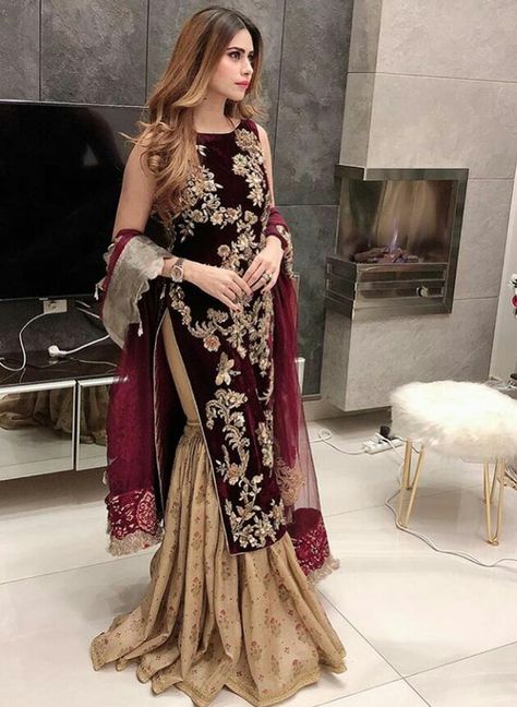 #pintrest@Dixna deol Barat Dress, Sharara Dress, Yellow Party Dresses, Casual Bridal Dress, Dabka Work, Asian Wedding Dress Pakistani, Fish Dress, Pakistani Formal Dresses, Velvet Dress Designs