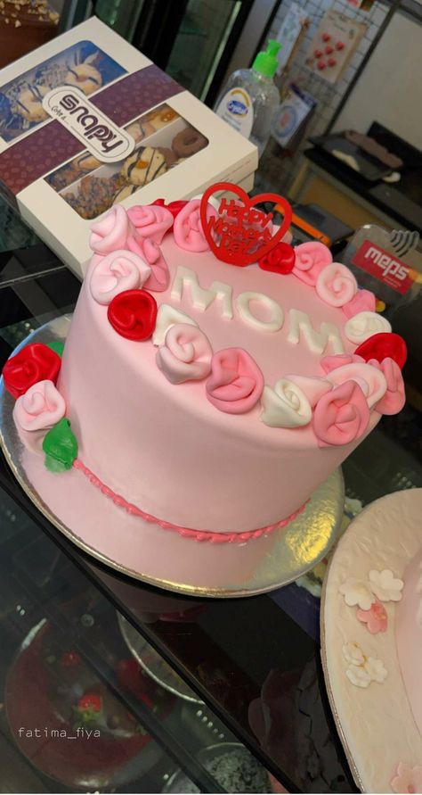 #mom #Mothersday #cake #pink #instagram #happy #mothers #day Mother's Day Cake Snap, Birthday Cake For Mom, Ash Brown Hair Color, Mommy Birthday, Ash Brown Hair, Mothers Day Cake, Muslim Women Fashion, Pink Instagram, Ash Brown