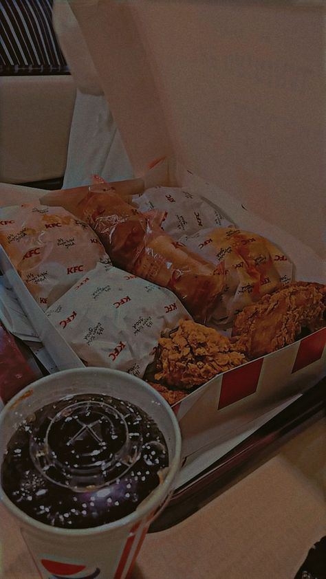 kfc snapstreaks my one and only loveee😭❤️❤️❤️ My One And Only, Food Drinks Dessert, Food Snapchat, Aesthetic Food, One And Only, Tableware, Quick Saves