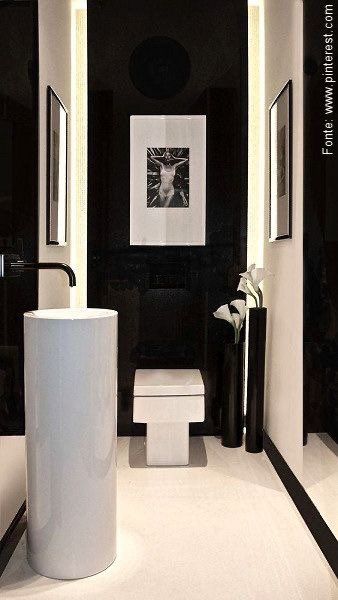 Black White Toilet, Bad Modern, Toilette Design, Bathroom Ideas Black, Wc Design, Black And White Bathroom, Small Toilet Room, Bilik Air, Modern Sink