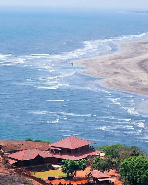 Harnai Murud Beach, Dapoli, Maharashtra. Dapoli Beach, Dapoli Maharashtra, Kids Charity, India Tourism, Marathi Wedding, Travel Infographic, Food Medicine, Help The Poor, Travel India