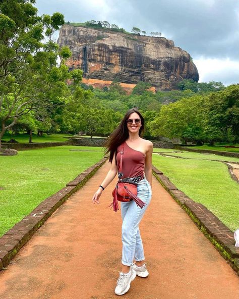 Sigiriya Sri Lanka, Sigiriya Rock, Sri Lanka Photography, Sri Lanka Itinerary, Asia Travel Guide, Cute Selfies Poses, Whale Watching, Tour Packages, Unesco World Heritage Site