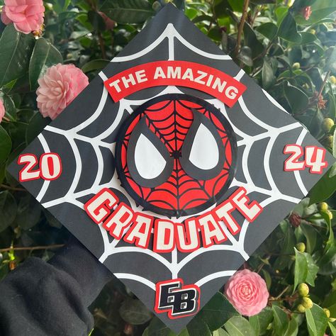 An amazing Graduate 🕷️🕸️ DM to order a custom cap 🎓 • • #ClassOf2024 #GradCapDecor #CustomToppers #GraduationMemories #CapTopperCreations #PersonalizedGraduation #TasselToppers #UniqueGraduation #CapDecoration #CelebrateAchievement #GraduationKeepsake #DecorateYourCap #GraduationInspiration #CapToppersForSale #CraftedWithCare #GraduationSeason #CapDecorationIdeas #spiderman #CustomizeYourCap #GradCapArt #MemorableMoments Mens Grad Cap Ideas, Spiderman Grad Caps, Deadpool Graduation Cap, Spider Man Cap Graduation, Spiderman Graduation Cap Ideas, F1 Graduation Cap, Guy Graduation Caps, Men Graduation Cap, Aesthetic Graduation Caps