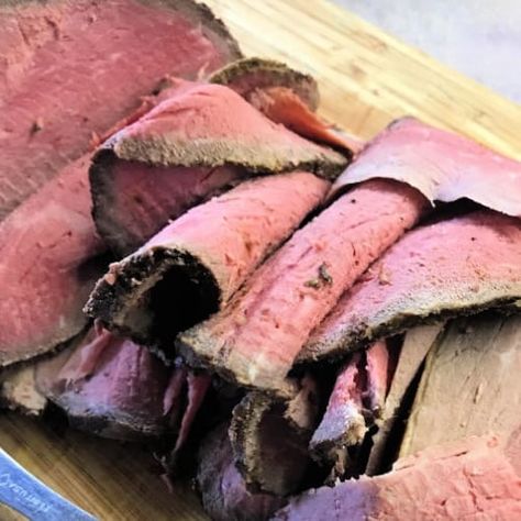 How to Cook Eye of Round Roast Beef Beef Eye Of Round, Cheesy Puff Pastry, Eye Round Roast, Eye Of Round Roast, Beef Tri Tip, Eye Of Round, Beef Pies, Round Roast, Good Roasts