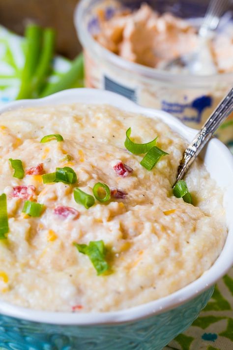 Pimento Cheese Grits- a combo of 2 southern favorites. Pimento Cheese Grits, Cheese Grits Recipe, Grits Casserole, Sweet Savory Recipes, Pimento Cheese Recipes, Cheesy Grits, Cheese Grits, Grits Recipe, Food Critic