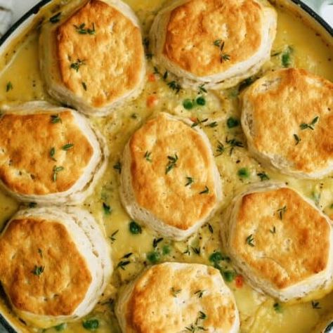 Easy Biscuit Chicken Pot Pie - Six Sisters' Stuff Six Sisters Chicken Pot Pie, Pot Pie Biscuit Recipe, Chicken Pot Pie Recipe Crescent Rolls, Chicken Pot Pie Pillsbury, Chicken Pot Pie Recipe With Biscuits, Pillsbury Biscuit Recipes, Biscuit Chicken Pot Pie, Easy Chicken Pot Pie Recipe, Easy Biscuit