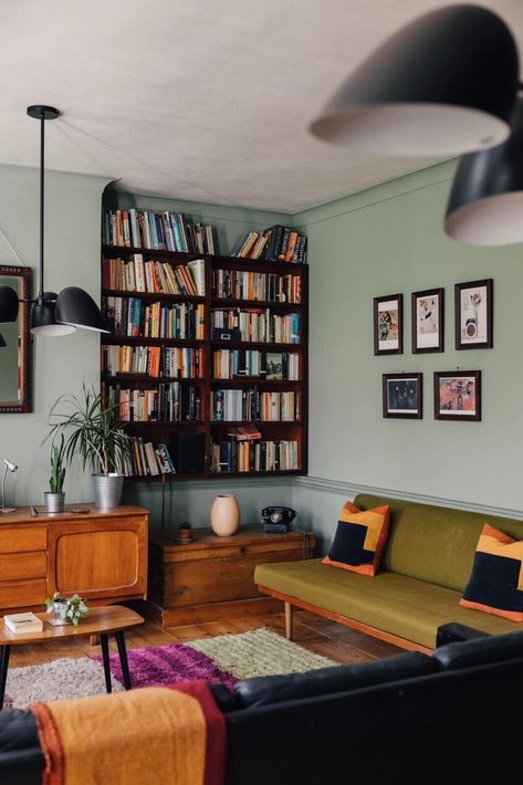 <p class="">A maisonette in London built in the late 18th-century decorated with mid-century furniture with a pink kitchen and original details</p> Mid Century English Cottage, York Stone, Paint And Paper Library, Mid Century Aesthetic, Wooden Floorboards, Mid Century Sofa, London House, Pink Kitchen, Sash Windows