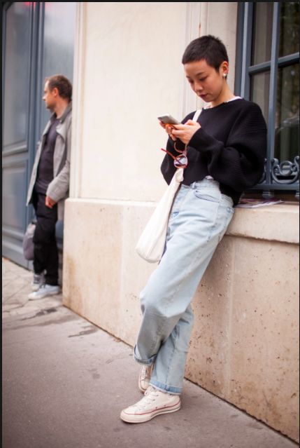 Short Hair Outfits, Buzzed Hair, Street Style 2017, Super Short Hair, Bald Women, Shaved Head, Women Street, Spring Women, Fashion Week Spring